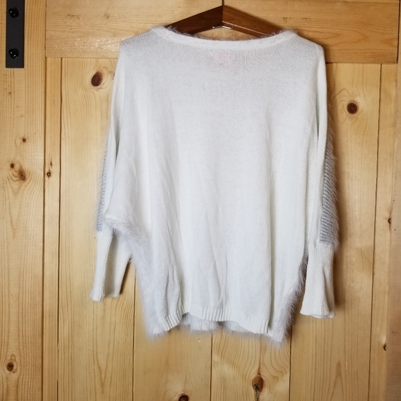 Jennifer Lopez Soft 3/4 Sleeve Winter Wonderland Sweater - Picture 4 of 10